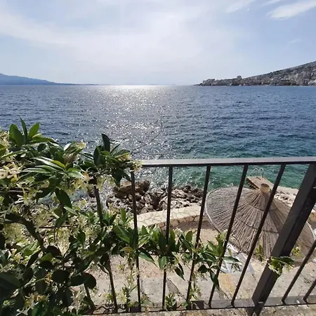 Aphrodite Direct Access To Beach