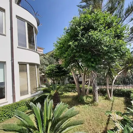 Aphrodite Direct Access To Beach Villa Sarande