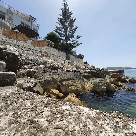 Aphrodite Direct Access To Beach Villa *