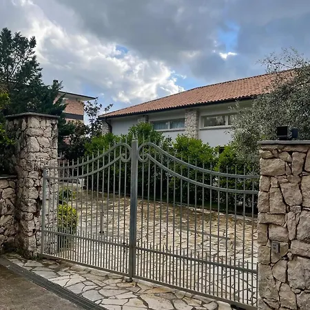 Aphrodite Direct Access To Beach Villa
